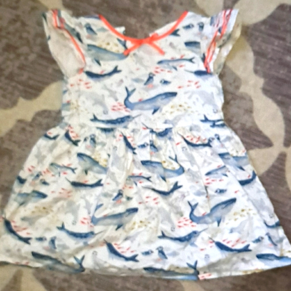 Like new 3T dress with whales on it